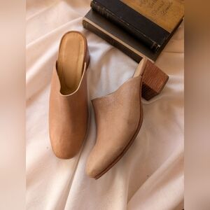 Nisolo All Day Heeled Mule in Almond - Size 10